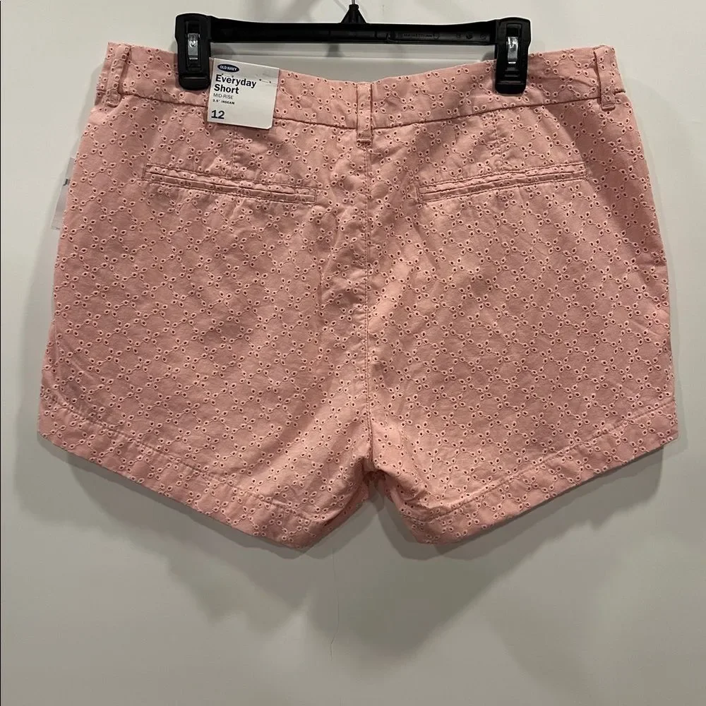 Old Navy Pink Eyelet Everyday Short NEW 3.5” Mid Rise Size 12 Pink Style 581992